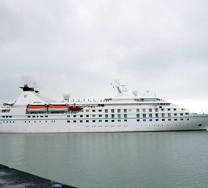 Radio Holland performs two bridge upgrades for boutique cruise line Windstar