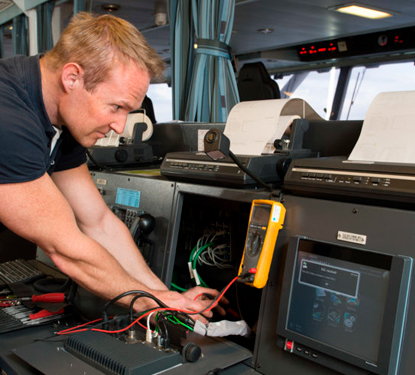 Servicing an Cobham communication console