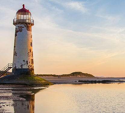 Point of Ayr Lighthouse - Photo by Mark Warren 1973 (CC)